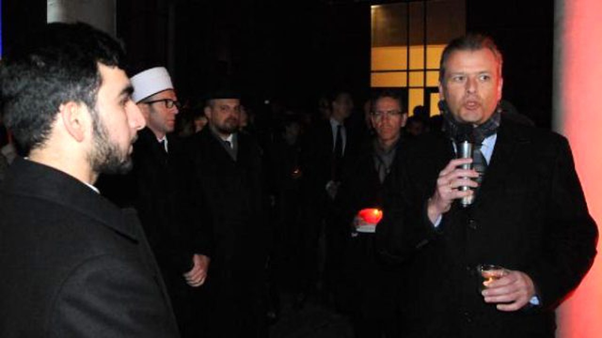 Nürnberg\'de Paris Kurbanları Yakılan Mumlarla Anıldı