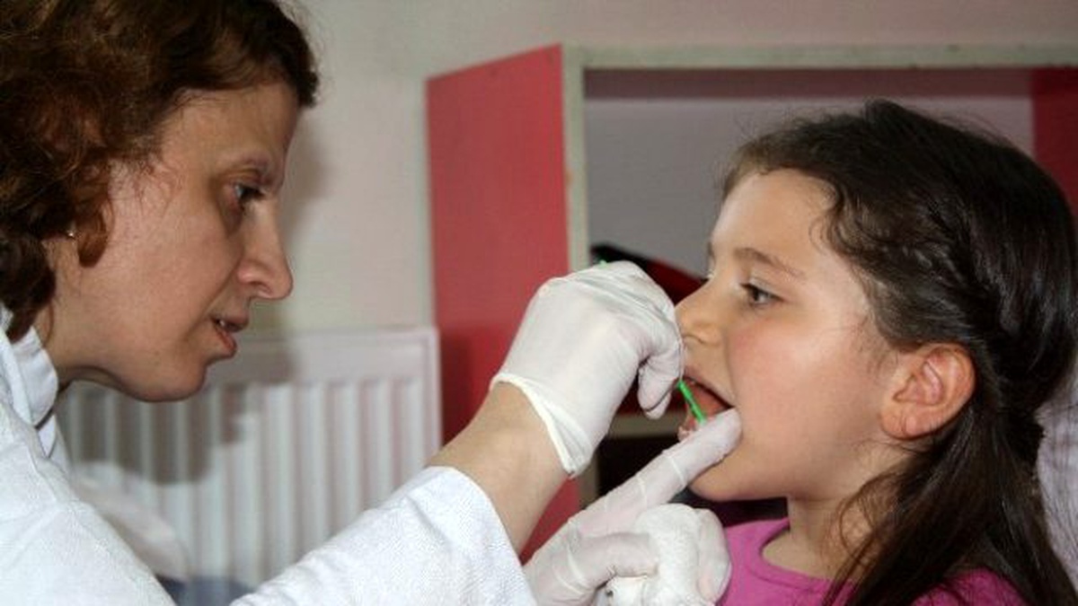 Öğrencilere Diş Flor Uygulaması Yapıldı