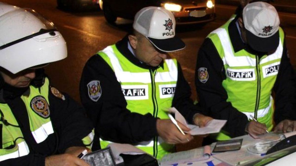 Trafik Ekipleri Hafta Sonu Ceza Yağdırdı