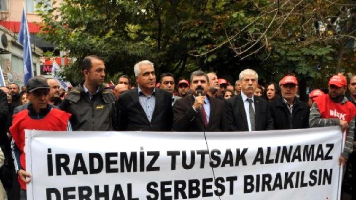 Tunceli\'de Tutuklu Sendikacı ve Grevdeki İşçilere Destek