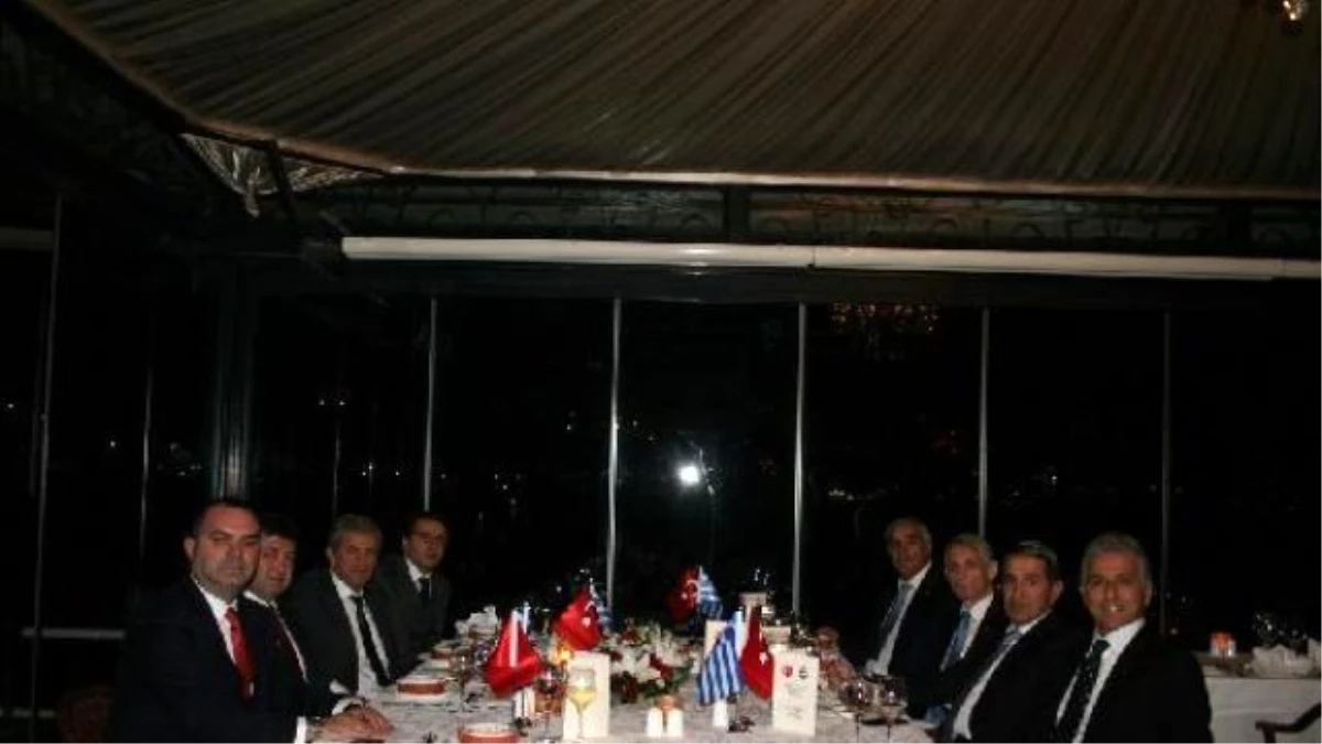 Türkiye ve Yunanistan\'ın Futbol Federasyonu Yetkilileri Bir Araya Geldi