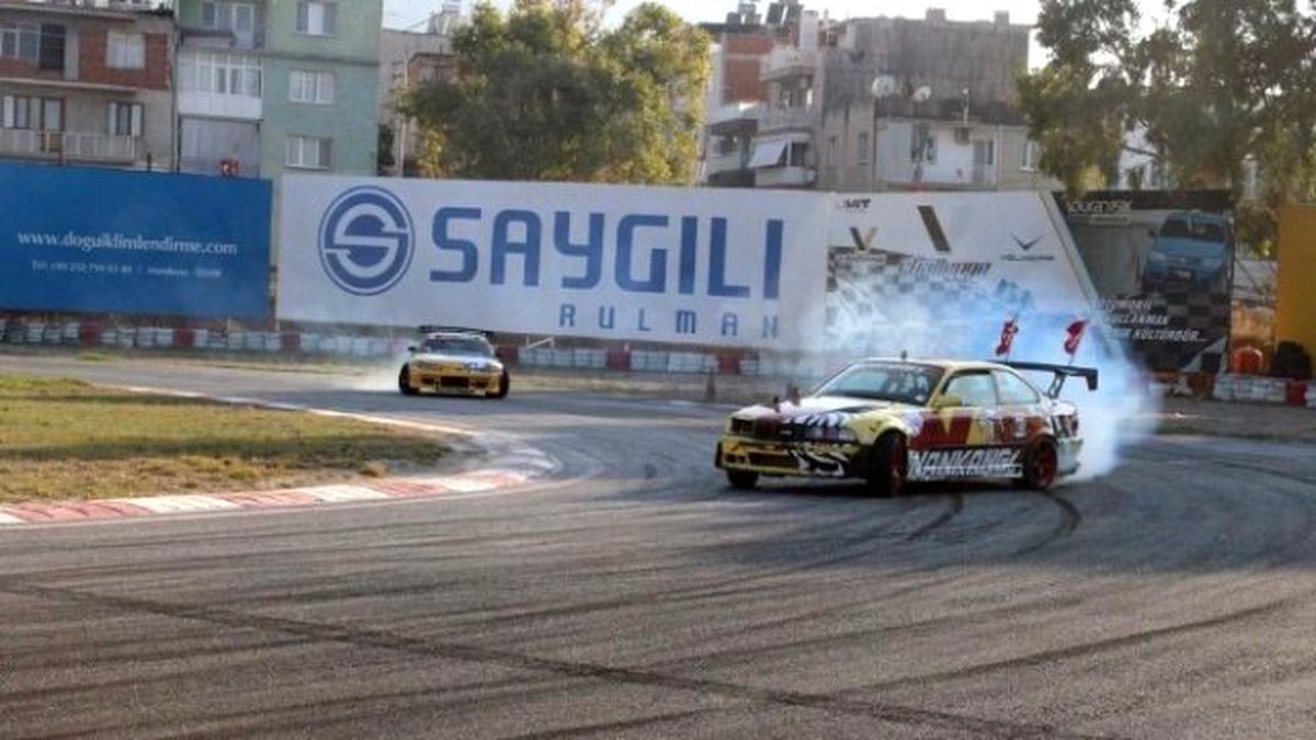 Ülkü Yarış Pisti\'nde Drift Heyecanı