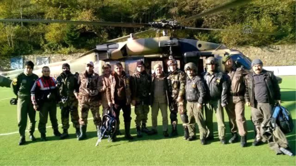 Yaylada Mahsur Kalan Avcılar Askeri Helikopterle Kurtarıldı