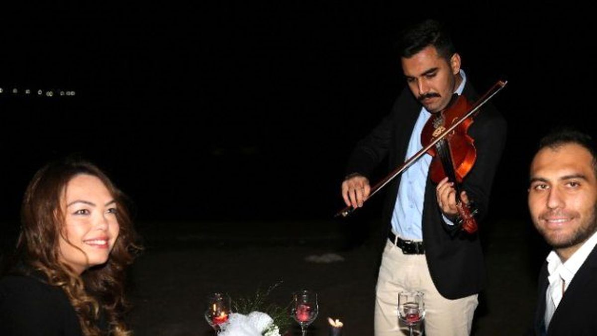 7 Yıllık Sevgiliye Rüya Gibi Evlenme Teklifi