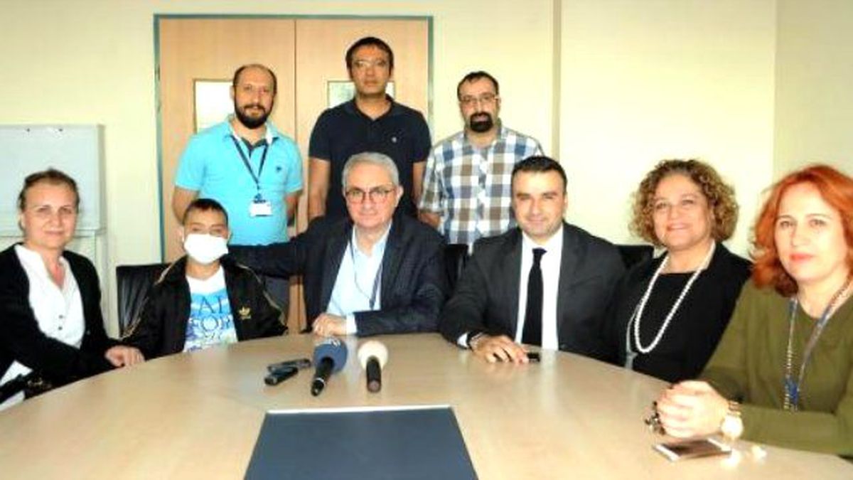 Akdeniz Üniversitesi\'nde Robotik Cerrahiyle Böbrek Nakli