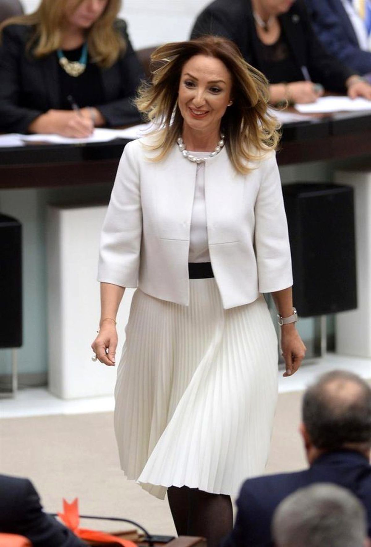 Aylin Nazlı Aka'nın Kıyafeti Yemin Törenine Damga Vurdu