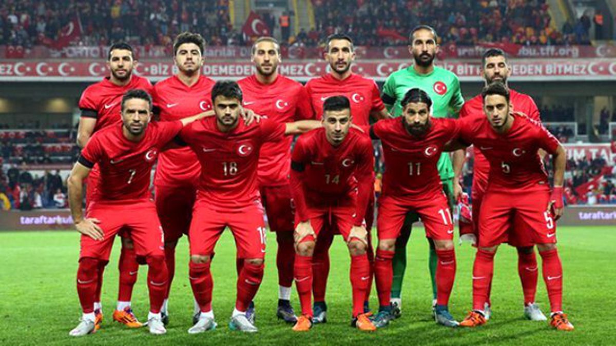 Bazı Taraftarlar, Yunanistan Milli Marşı'nı ve Saygı Duruşunu Islıkladı