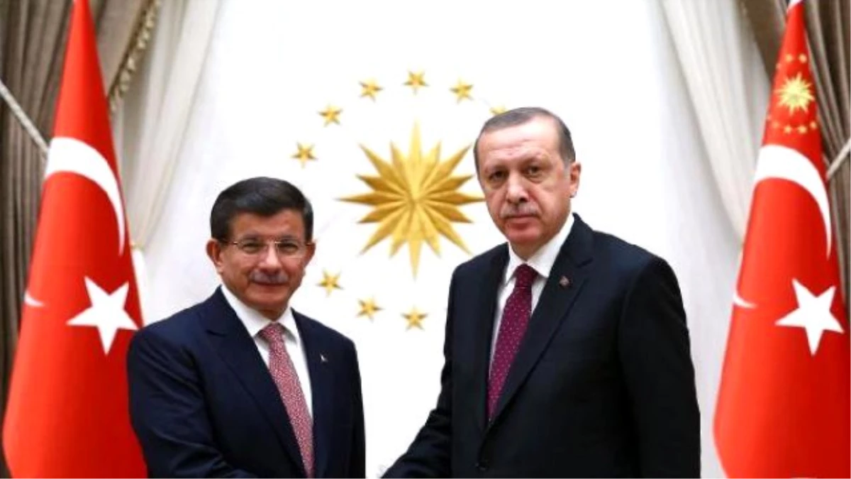 Cumhurbaşkanı Erdoğan, Hükümeti Kurma Görevini Ahmet Davutoğlu\'na Verdi