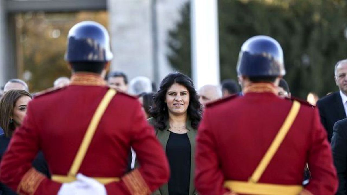 Öcalan'ın Yeğeni, Ata'nın Önünde Saygı Duruşunda Bulundu