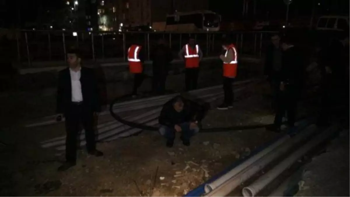 Ek Bilgilerle) Taksim Meydanı\'nda Esrarengiz Kemik Parçaları