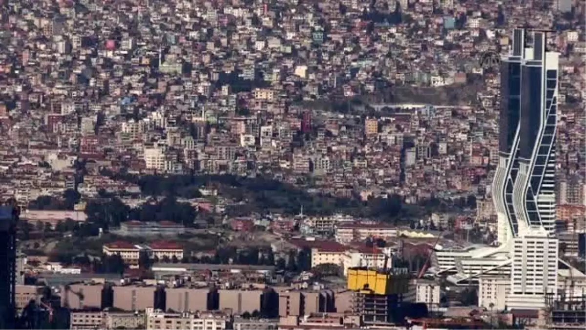 Ekmeklerini, Metrelerce Yüksekten Çıkarıyorlar