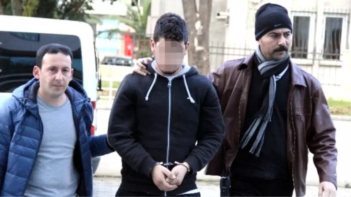 Facebook\'tan İstediği Köpekleri Vermeyince Çaldı