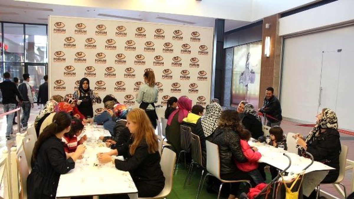 Forum Gaziantep\'te Kadınlar En Güzel Mumları Yapmak İçin Yarıştı