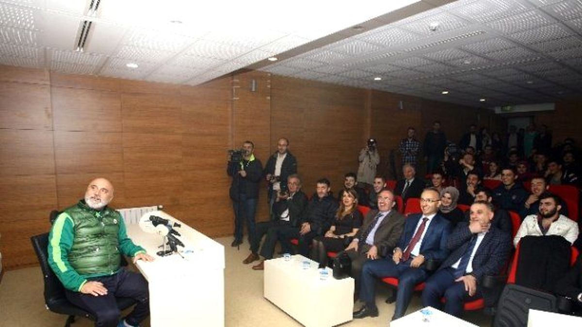 Hikmet Karaman Üniversite Öğrencileriyle Buluştu