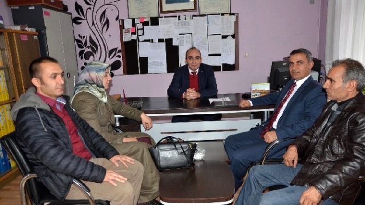 Iğdır Belediyesi\'nden Öğrencilere Giyim ve Kırtasiye Yardımı