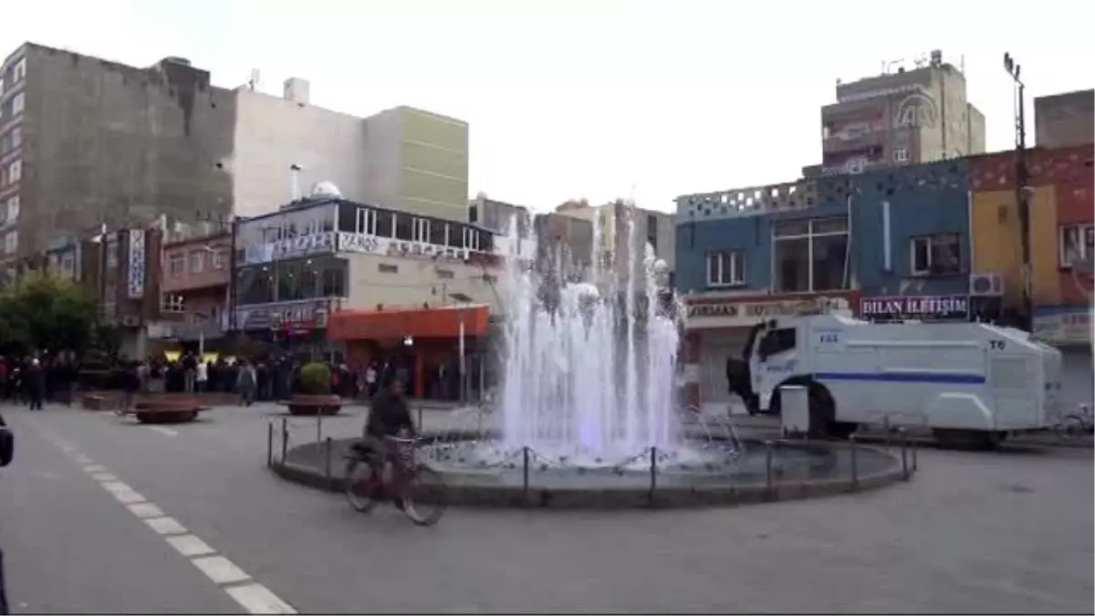 İzinsiz Yürüyüş Düzenleyen Gruba Polis Müdahalesi