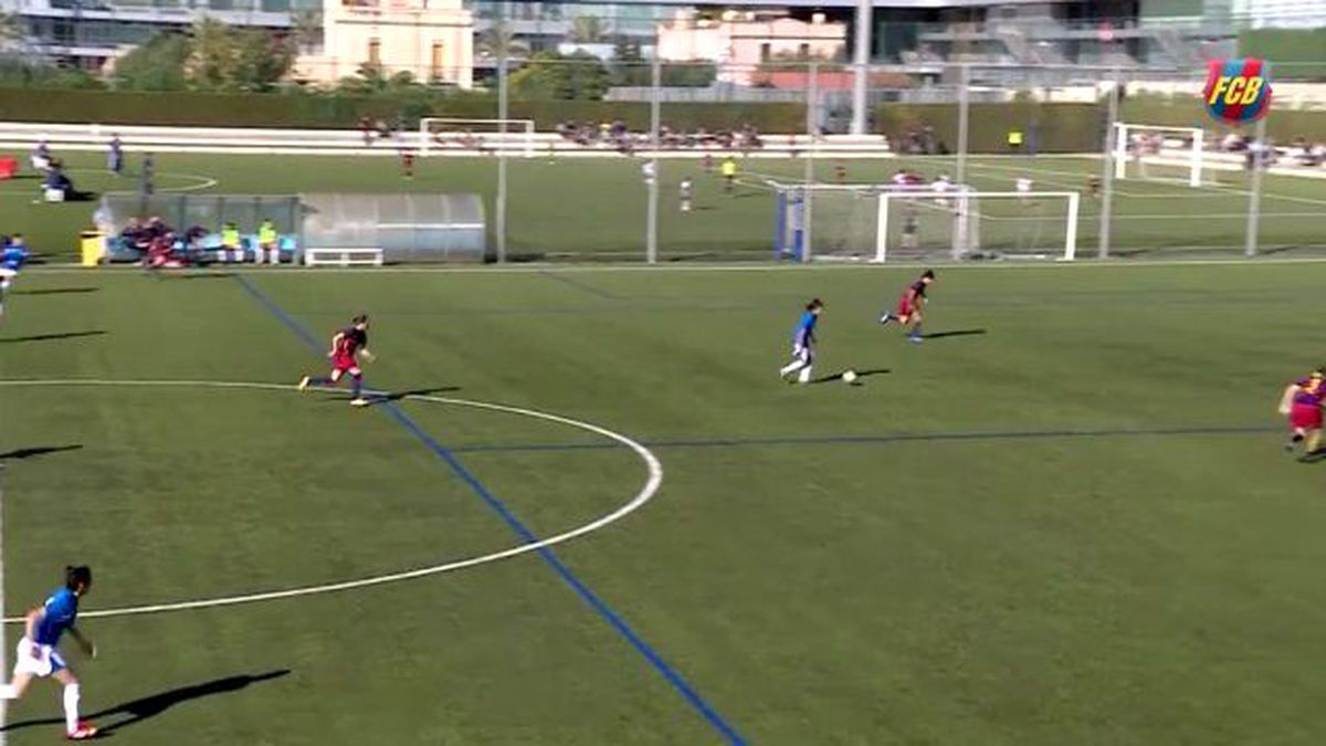 Kadın Futbolcu, Hayatının Golünü Barcelona'ya Attı