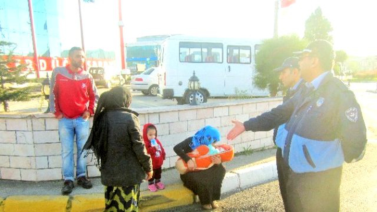 Körfez Zabıtası Dilencilere Göz Açtırmıyor