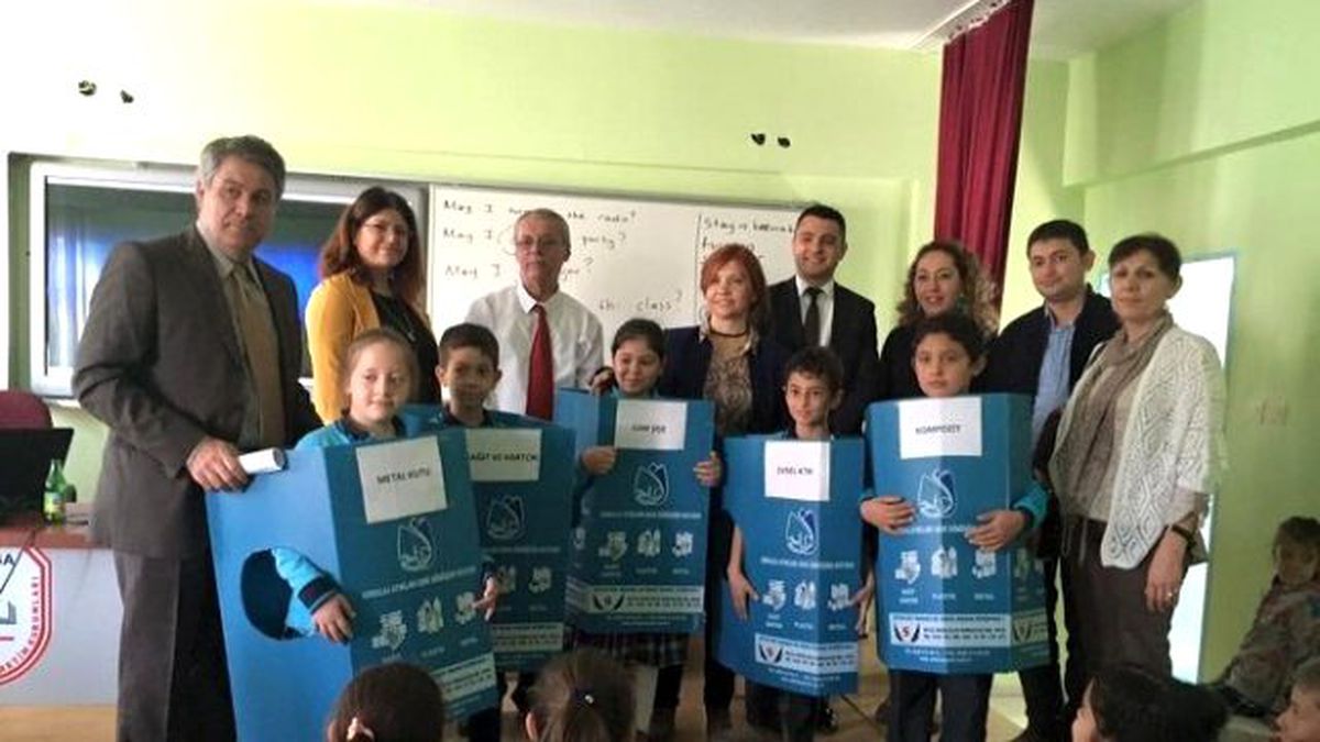 Öğrenciler Geri Dönüşüm Hakkında Bilgilendirildi