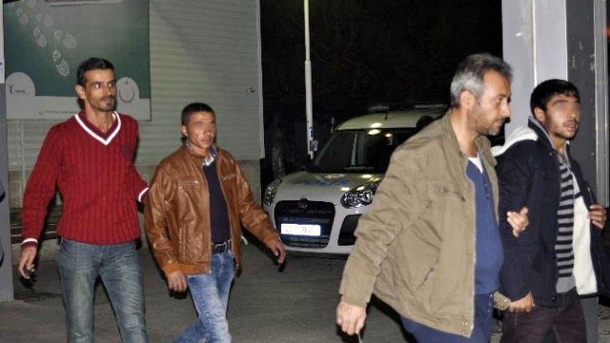 Otomobil İçerisinde Eroin ve Esrar ile Yakalandılar