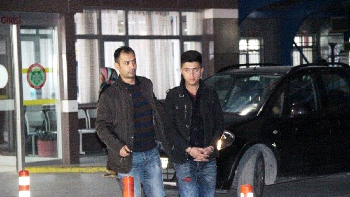 Parkta Oturma Kavgası Kanlı Bitti: 1 Yaralı
