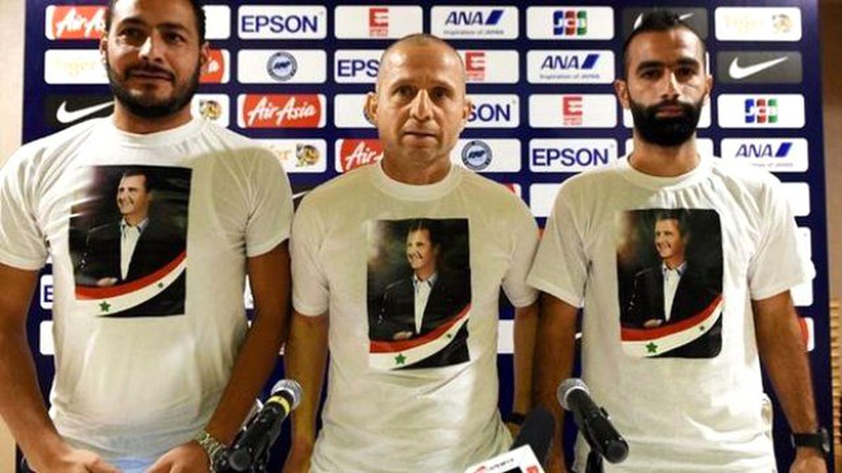 Suriyeli Futbolcular, Basın Toplantısına Esad Tişörtleriyle Çıktı