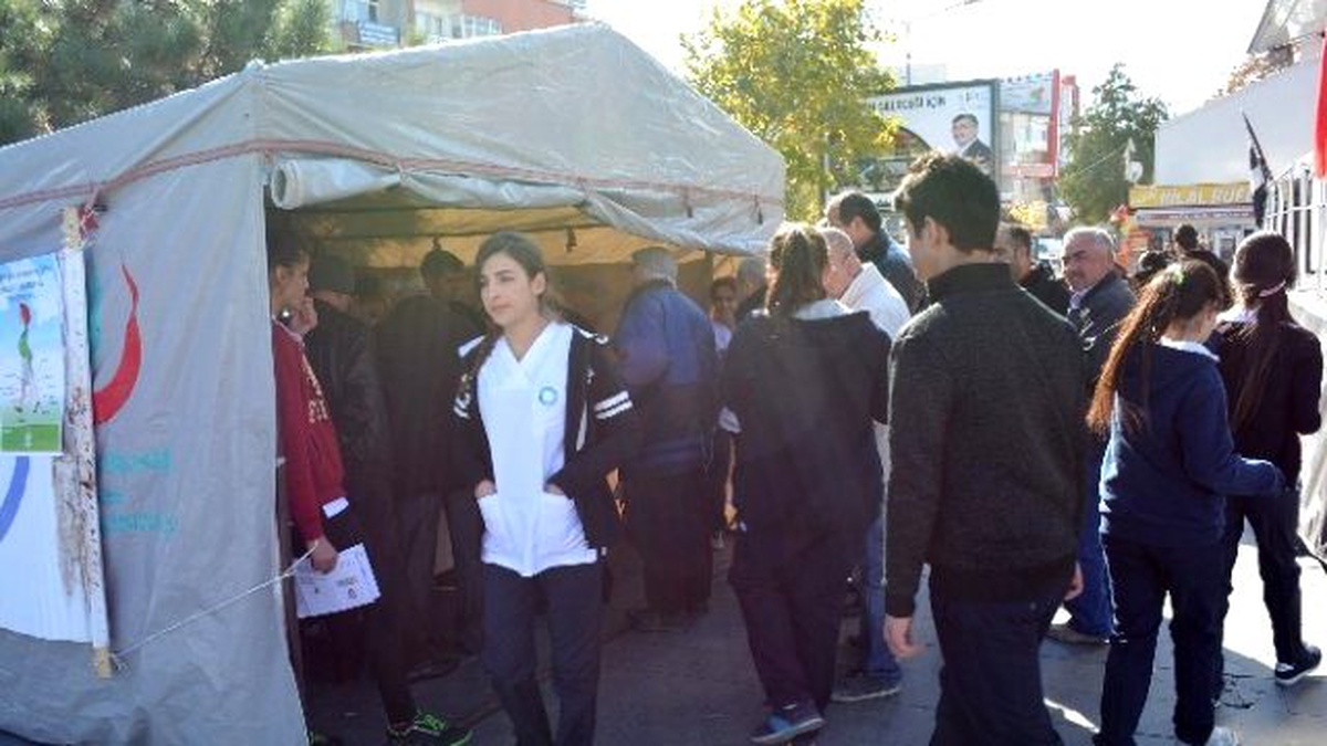 Vatandaşlara Ücretsiz Şeker Testi Yapılıyor