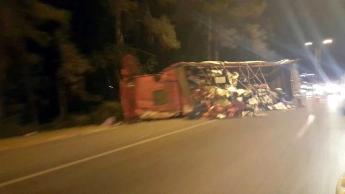 Antalya\'da Trafik Kazası: 2 Polis Yaralı