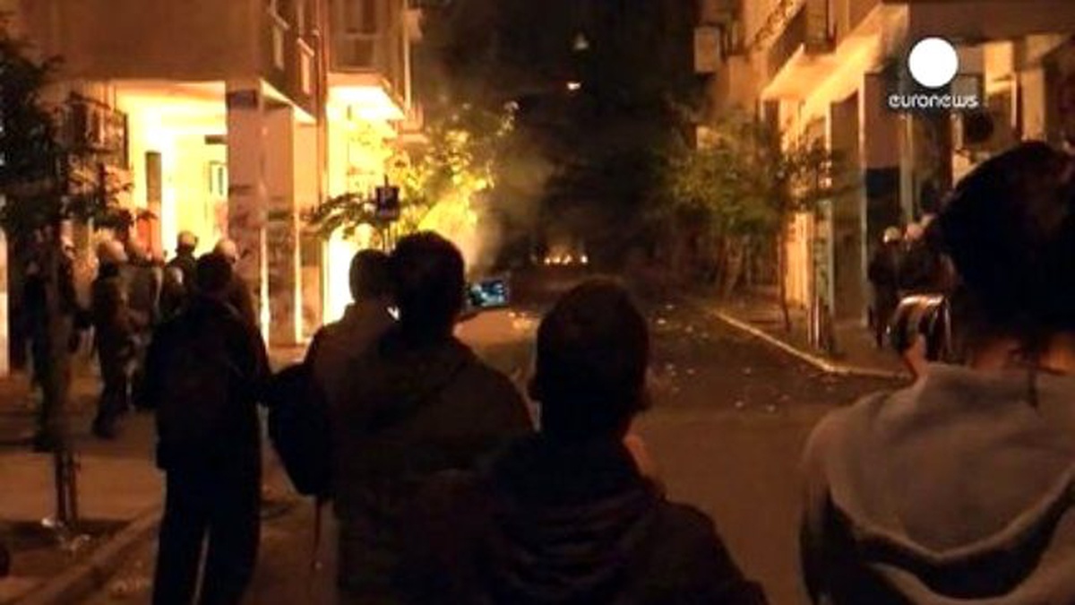 Atina\'da Göstericiler Polisle Çatıştı