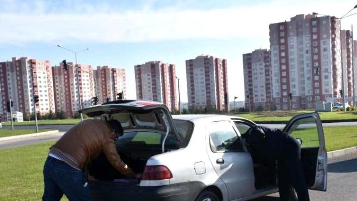Çorlu\'da Bomba Yüklü Araç İhbarı, Polisi Alarma Geçirdi