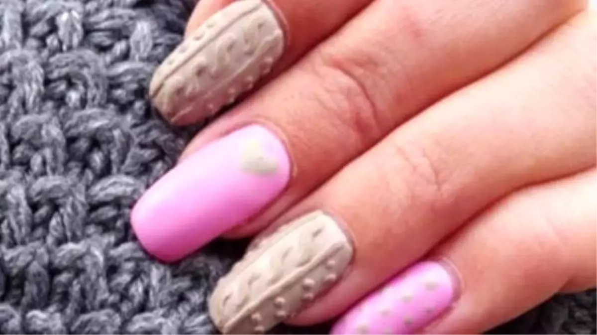 Cozy Up To Sweater Nails This Winter