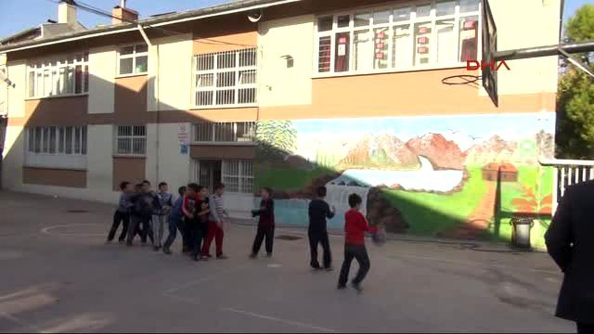 Denizli Veliler, Okul Duvarlarını Boyadı