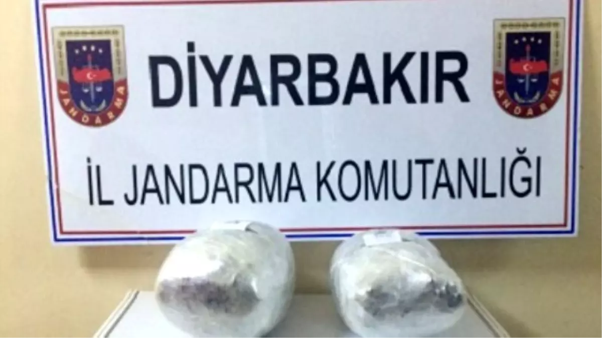 Diyarbakır\'da Uyuşturucu ve Sigara Ele Geçirildi