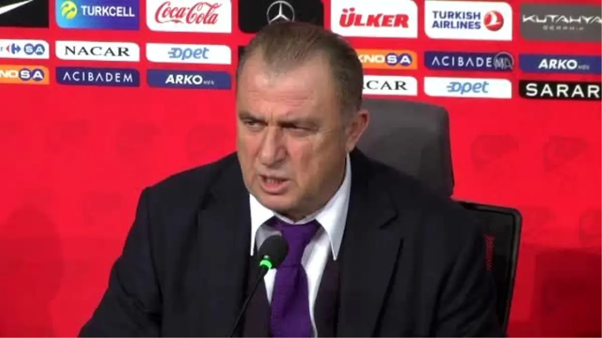 Fatih Terim\'den Islık Eleştirisi: Ne Oluyor Bize