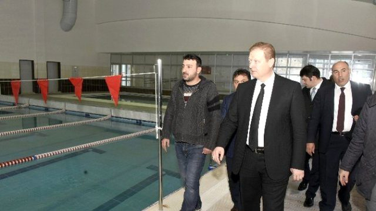 Gümüşhane Kapalı Yüzme Havuzu Gün Sayıyor