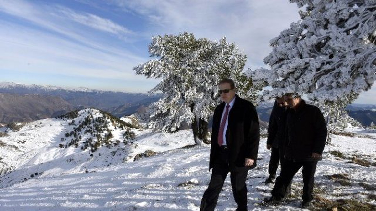 Gümüşhane Valisi Yücel Yavuz Süleymaniye Kayak Merkezinde İncelemelerde Bulundu