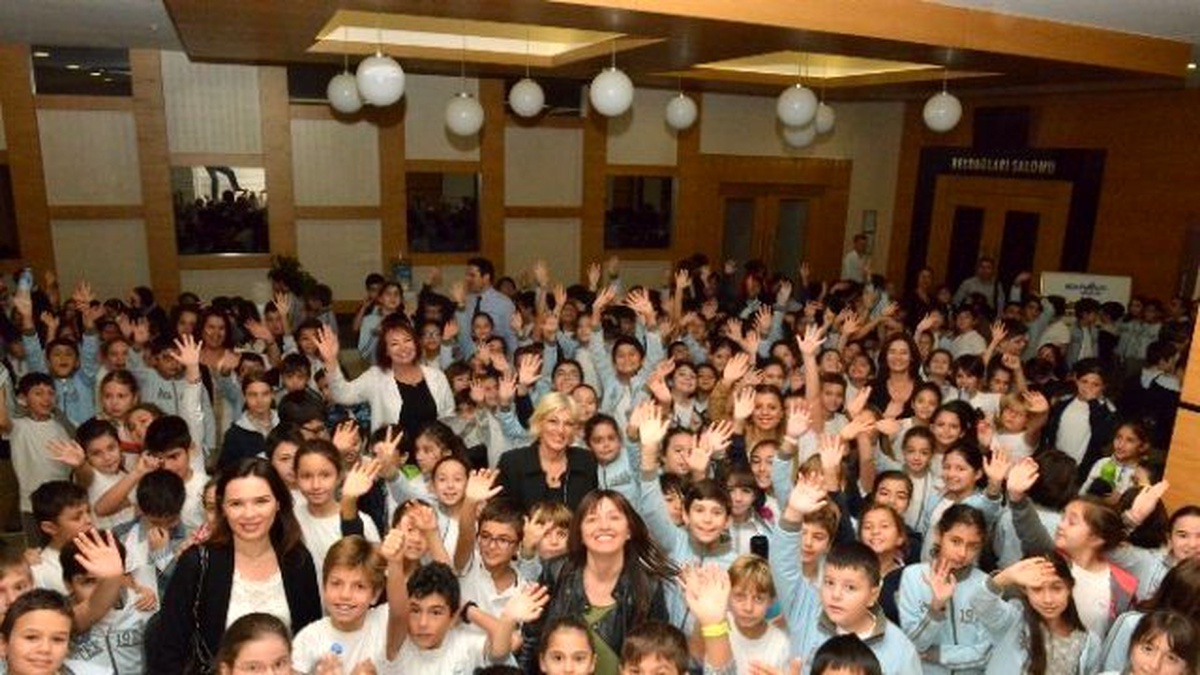 Konyaaltı Belediyesi\'nde 600 Öğrenci Tiyatro İzledi