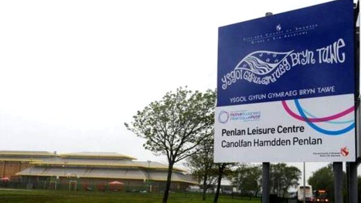 Müdürle, Öğretmen Okulda Çıplak Basıldı