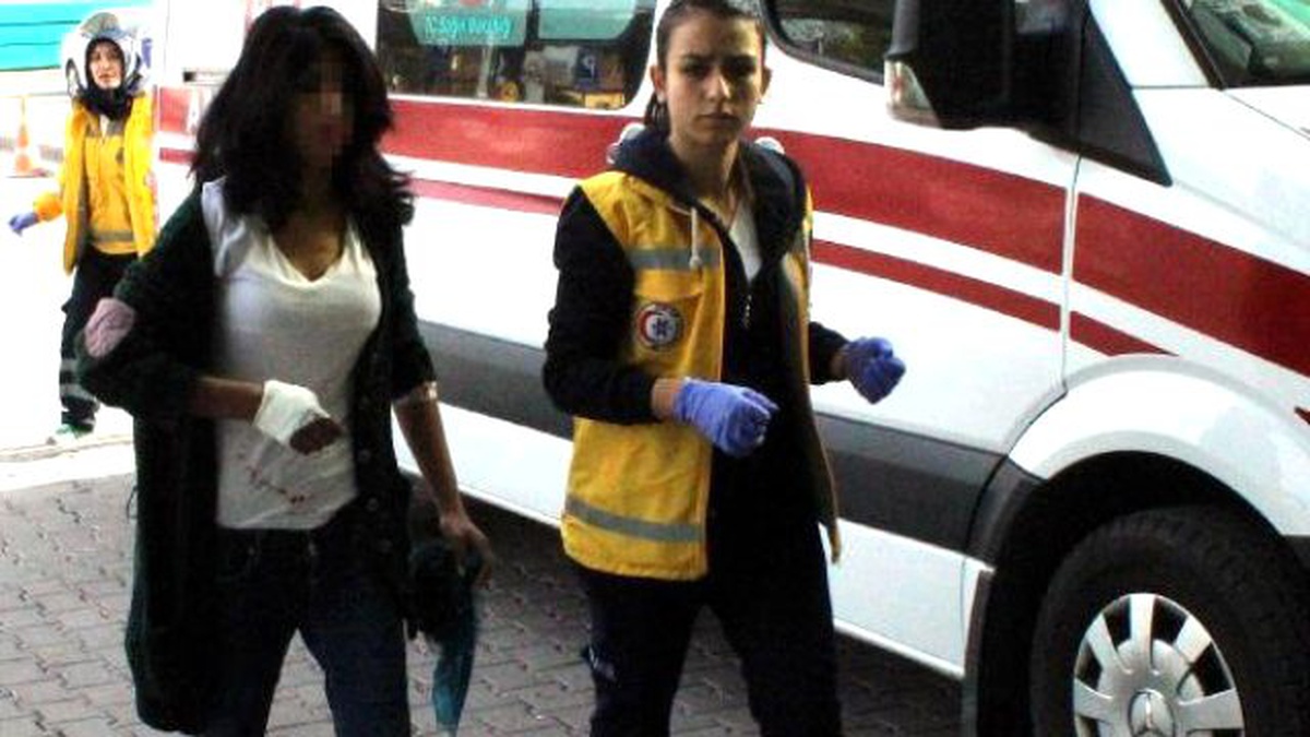 Öfkeli Baldız, Eniştesiyle Tartışırken Bileğini Kesti