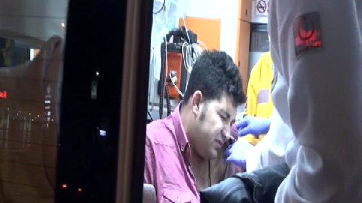 Otomobilde Sıkışan Sürücüyü İtfaiye Kurtardı