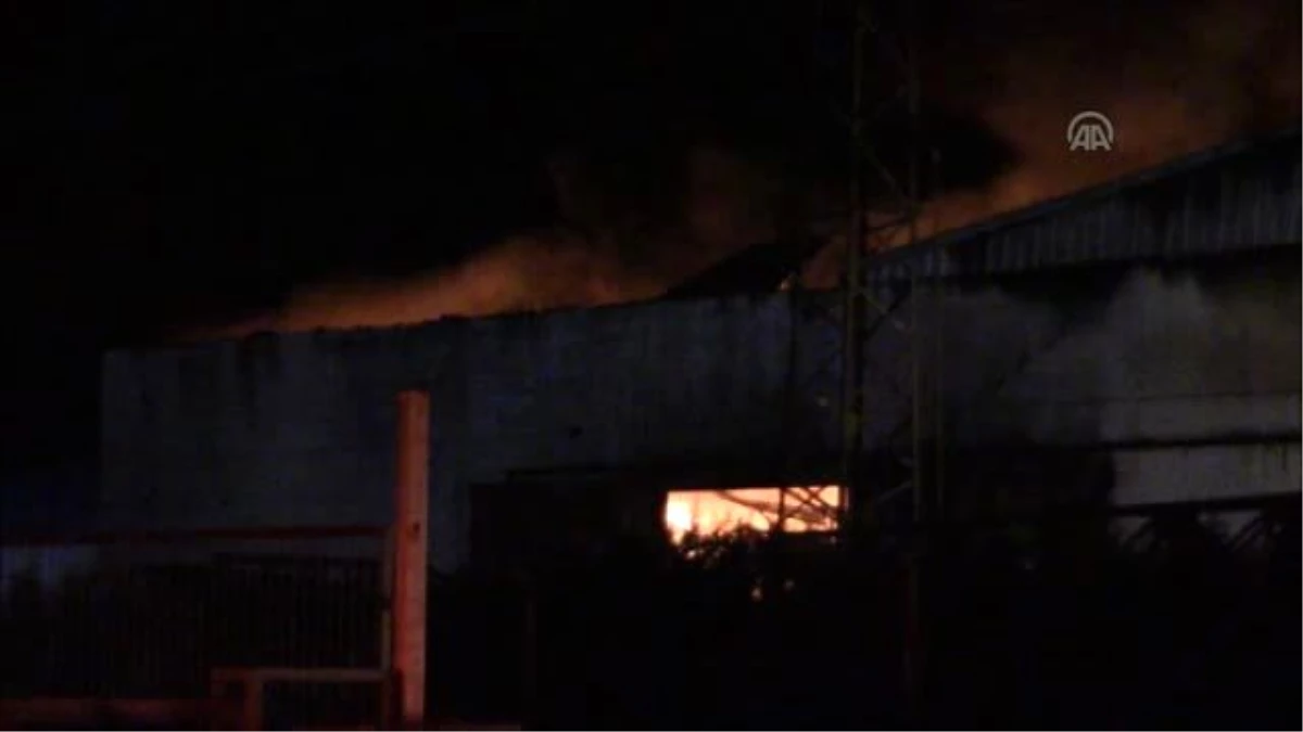 Silivri\'de Fabrika Yangını