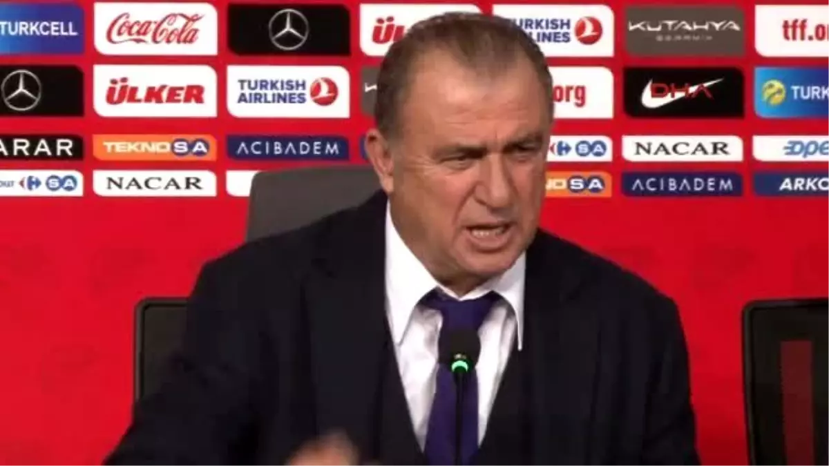 Türkiye Futbol Direktörü Terim Tribünlerin Davranışına İsyan Etti: "Bu Islık Nereden Çıktı"