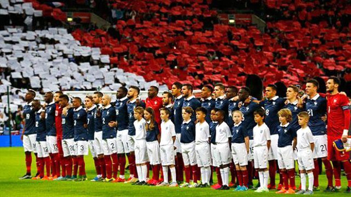 Wembley Örnek \'Saygı\' Gösterisi! Biz Islıkladık, Onlar Çıt Çıkarmadı