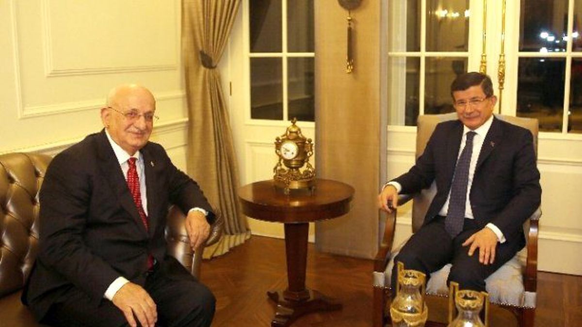 Başbakan Davutoğlu, AK Parti Meclis Başkan Adayı Kahraman\'ı Kabul Etti