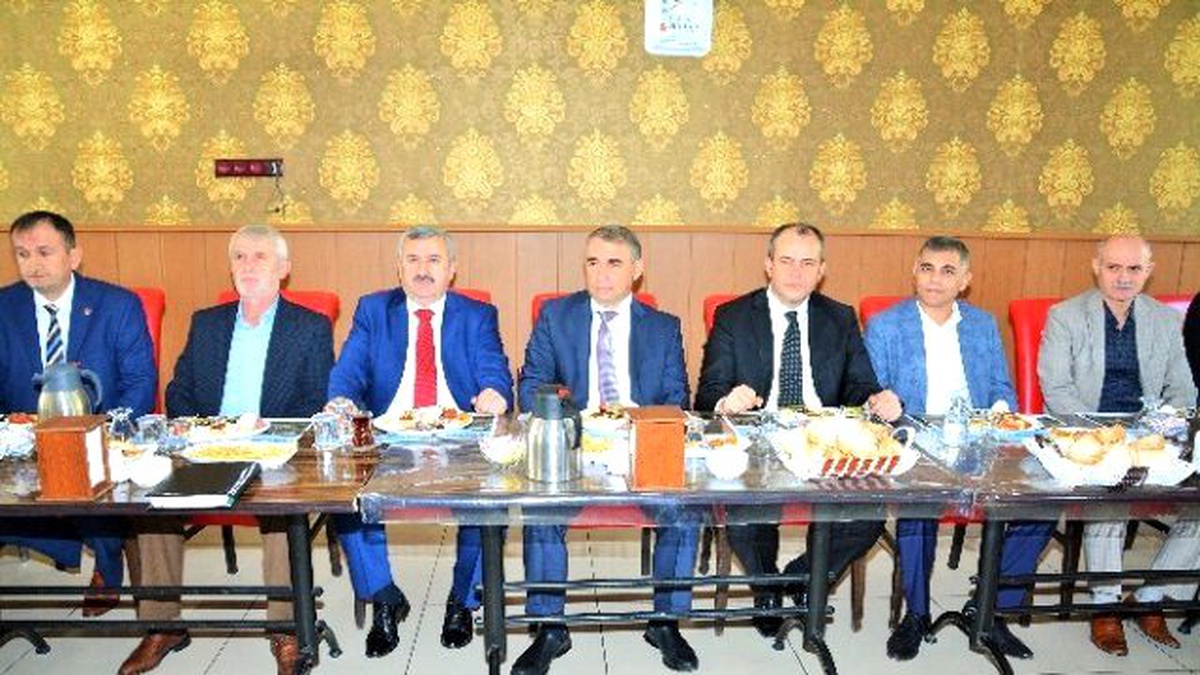 Başkan Baran Muhtarlarla Bir Araya Geldi