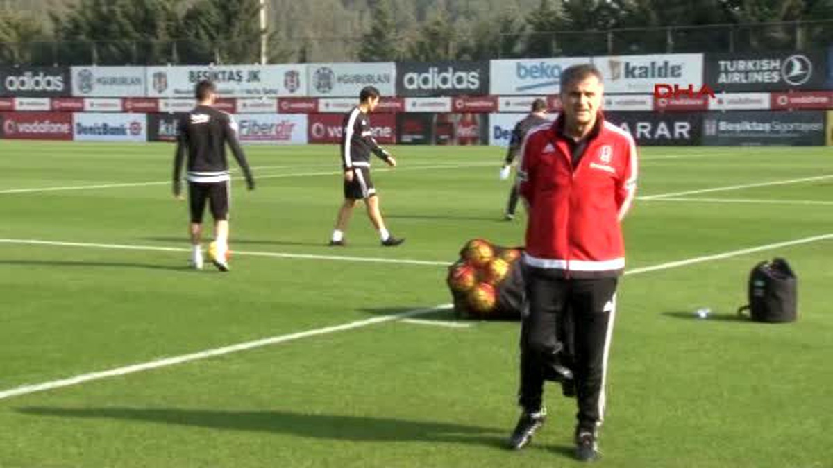 Beşiktaş, Hibrit Çimde İlk Antrenmanını Yaptı