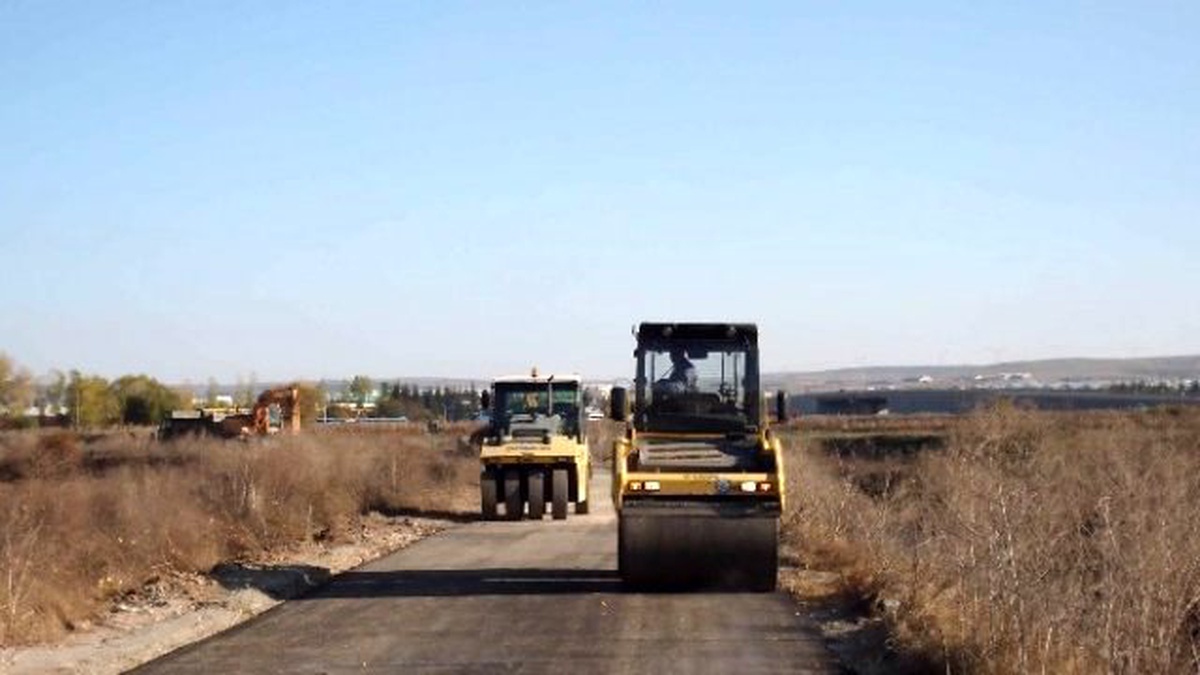 Büyükşehir Belediyesi Asfaltlama Çalışmalarını Sürdürüyor