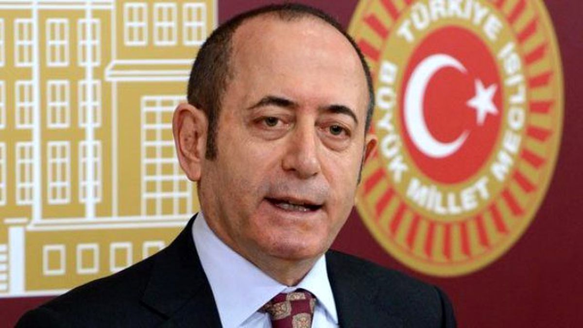 Türkiye'nin İlk Roman Vekili Kırmızı Plaka Sahibi Oldu