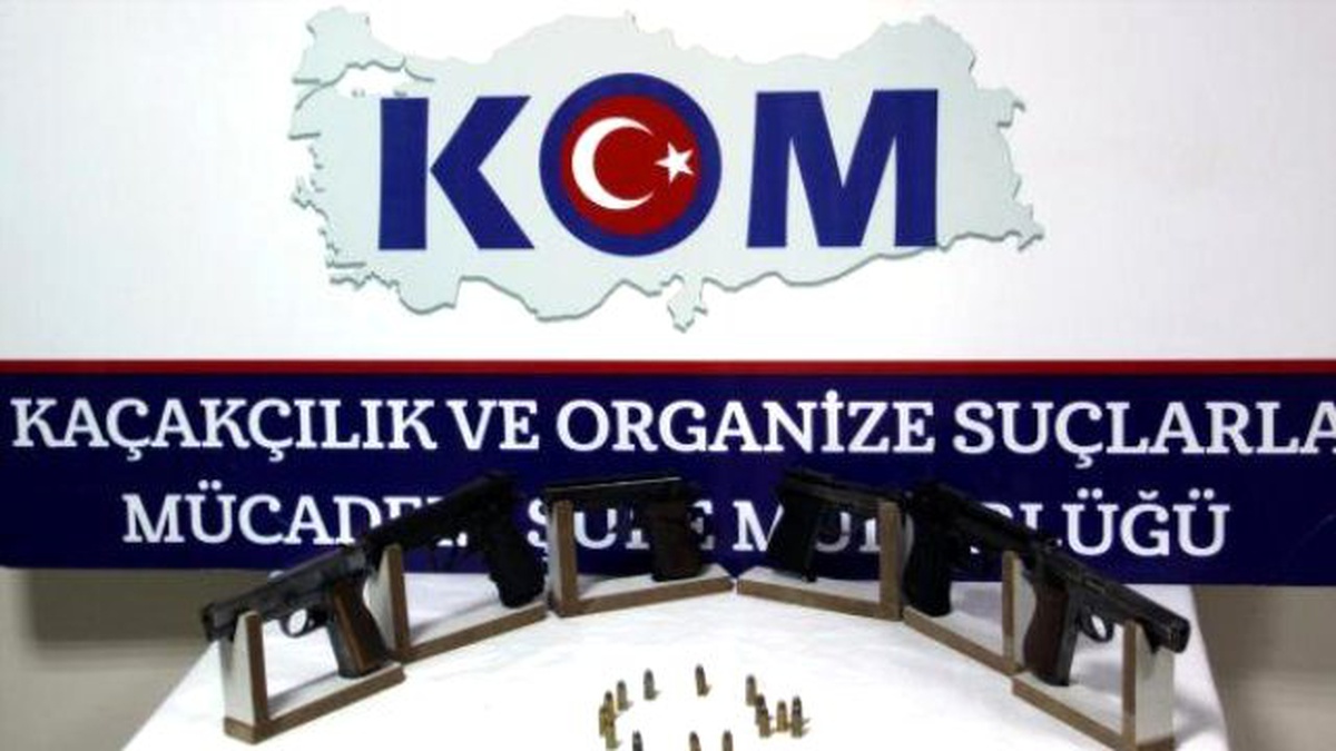 Diyarbakır\'da Silah ve Uyuşturucu Operasyonu: 5 Tutuklama