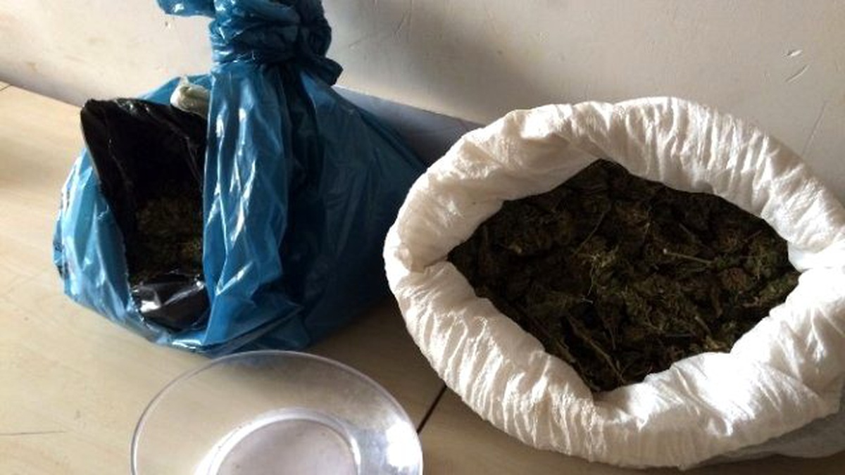 Diyarbakır\'da Silah ve Uyuşturucu Operasyonu